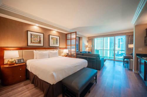 No Resort Fee Strip View Balcony Free Valet Pool