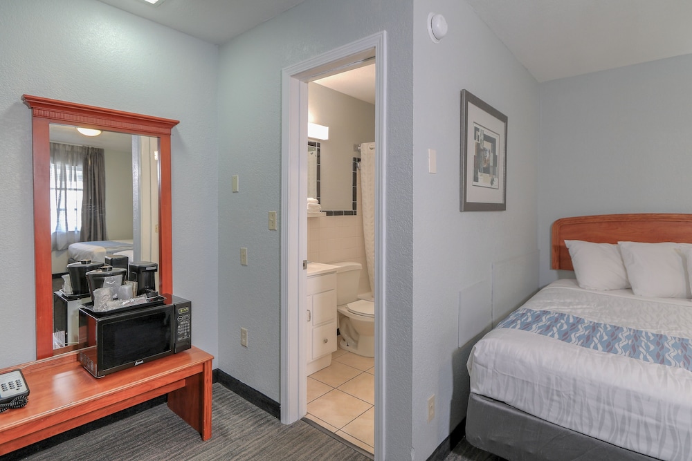 Belle Aire Motel - photo 12