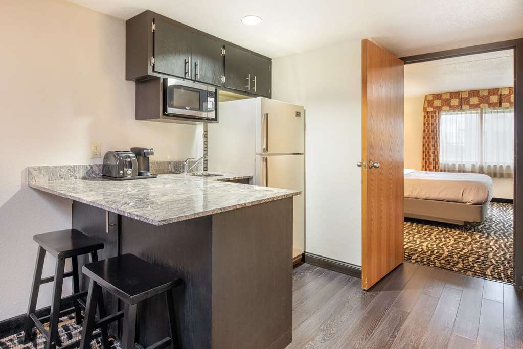 Quality Inn & Suites Mayo Clinic Area - photo 14