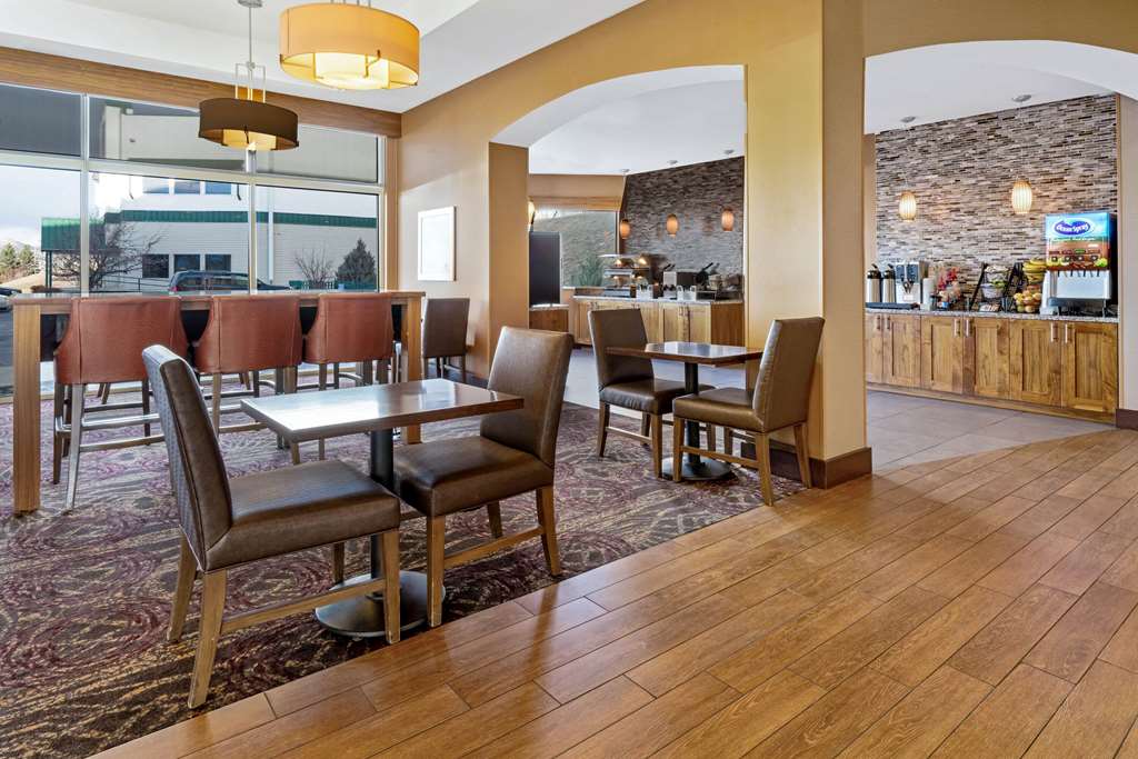 La Quinta Inn & Suites by Wyndham Butte - photo 47