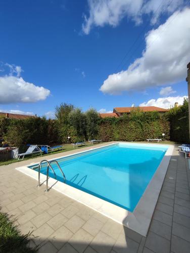 Villa Franco — 4-Star Luxury Hotel in Orentano, Italy