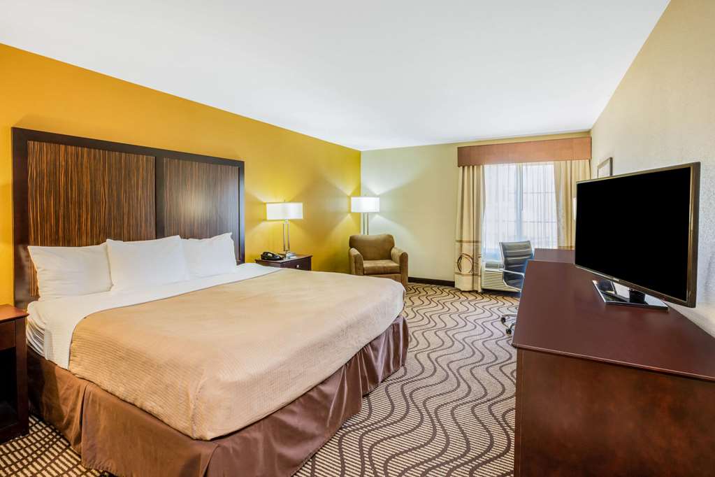 La Quinta Inn Suites Floresville - photo 24