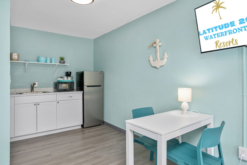 Latitude 26 Waterfront Boutique Resort Fort Myers Beach - photo 37