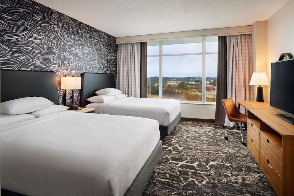Embassy Suites by Hilton Hampton Convention Center - photo 6