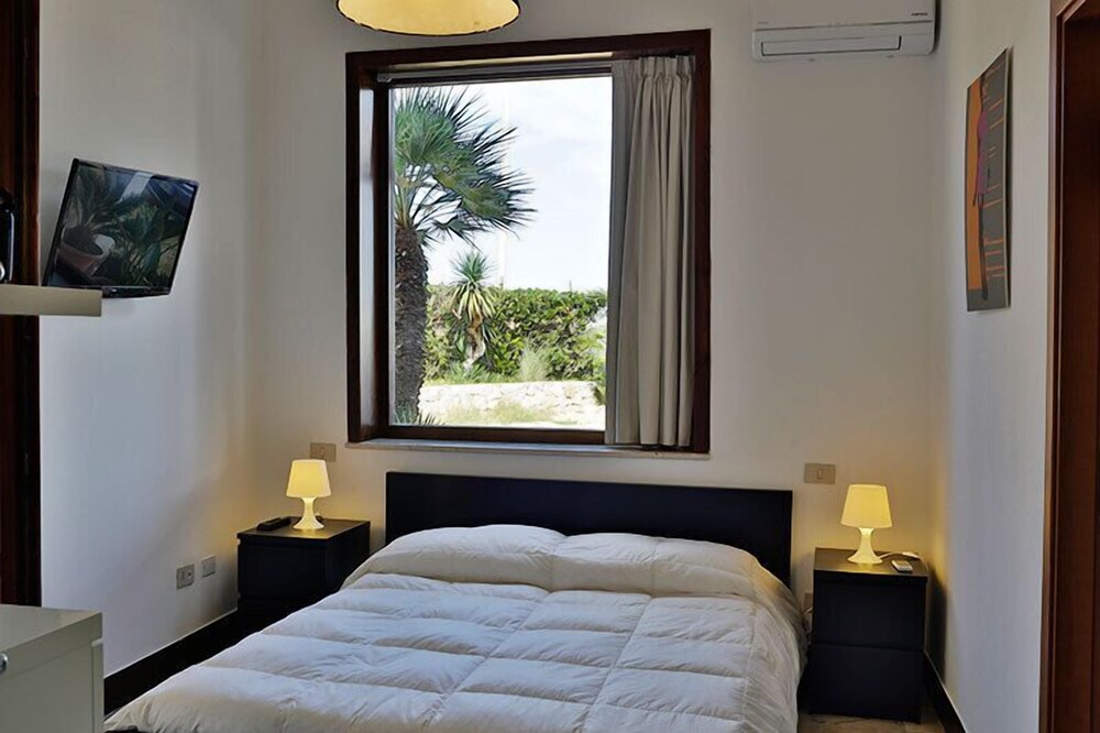 B&B Kore — 4-Star Luxury Hotel in Castellammare Del Golfo, Italy