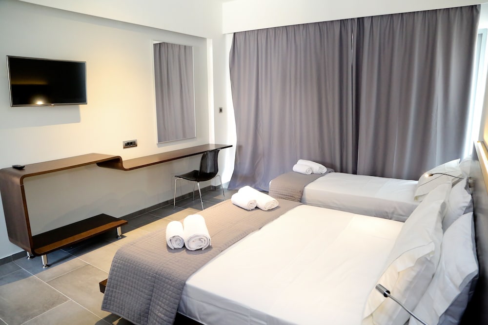 Megara Hotel — hotel in Megara