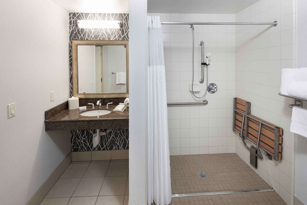 Hilton Garden Inn Detroit Novi - photo 18