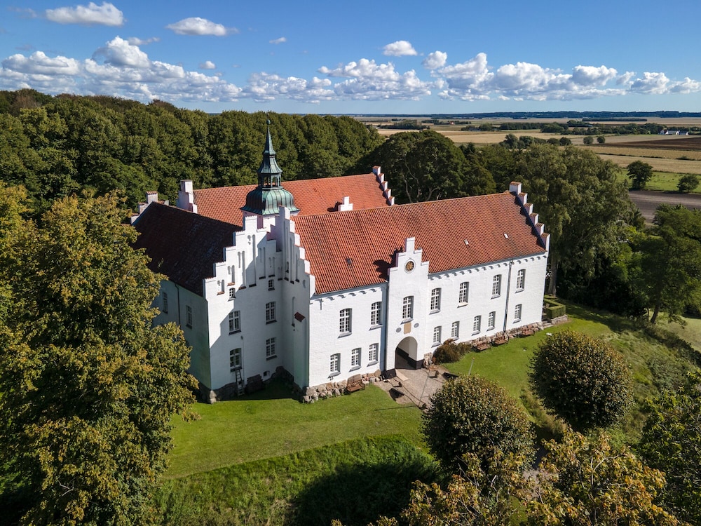 Kokkedal Slotshotel — Brovst — photo 2