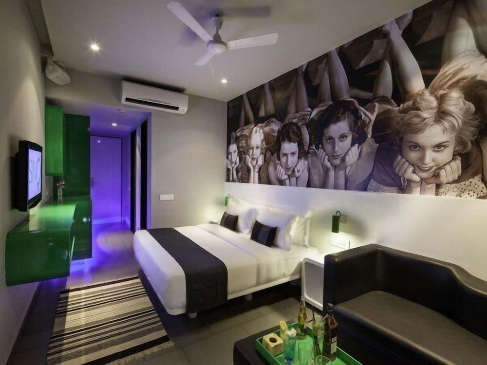 SinQ Party Hotel — Candolim — photo 5