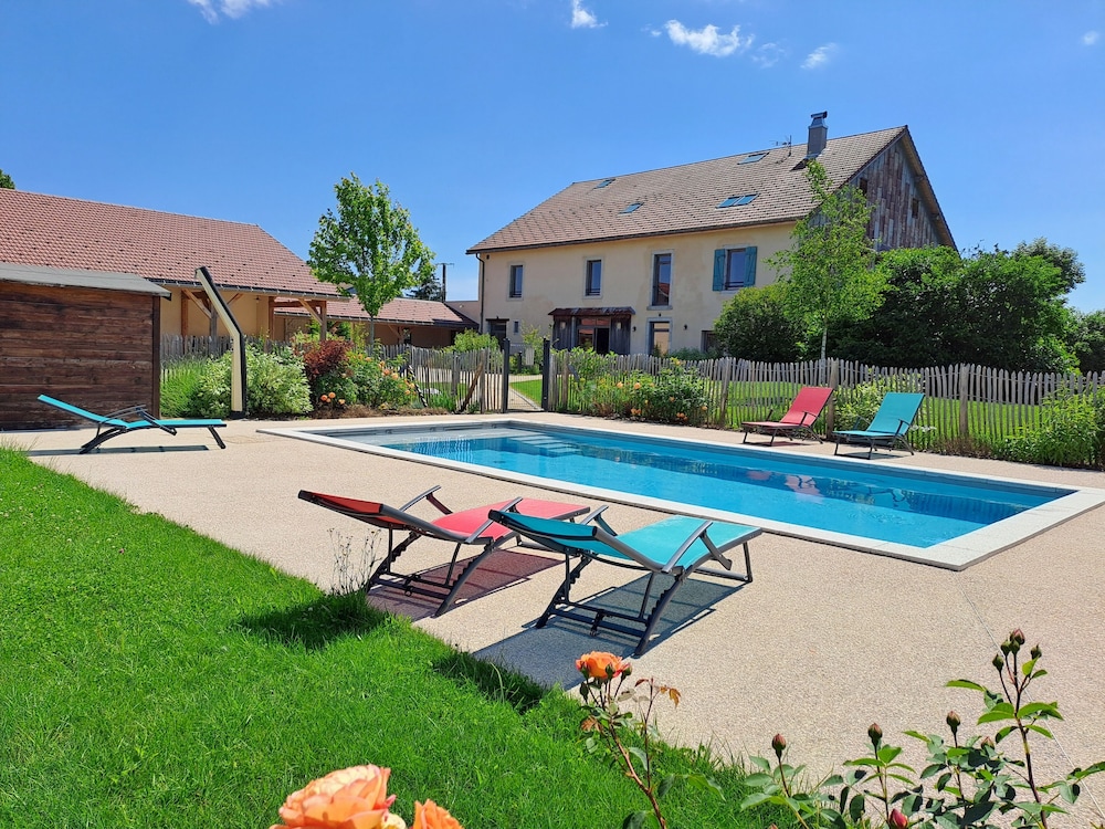La Pause O Logis — hotel in Divonne-Les-Bains