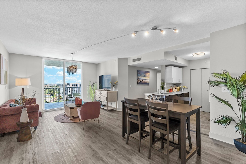 Miami Riverfront Private Residences — 4-Star Luxury Hotel in Miami, United States