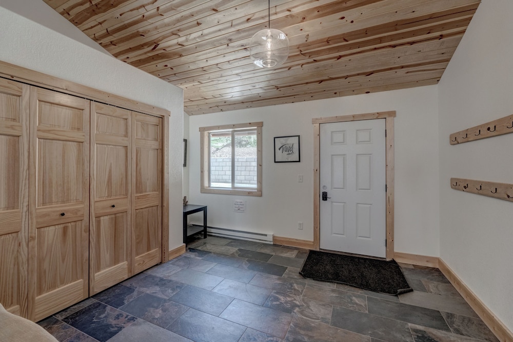 Little Hope Chalet at Terry Peak Ski Resort - photo 2
