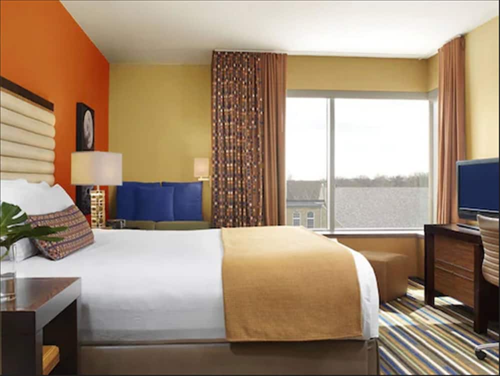 Moonrise Hotel - photo 11