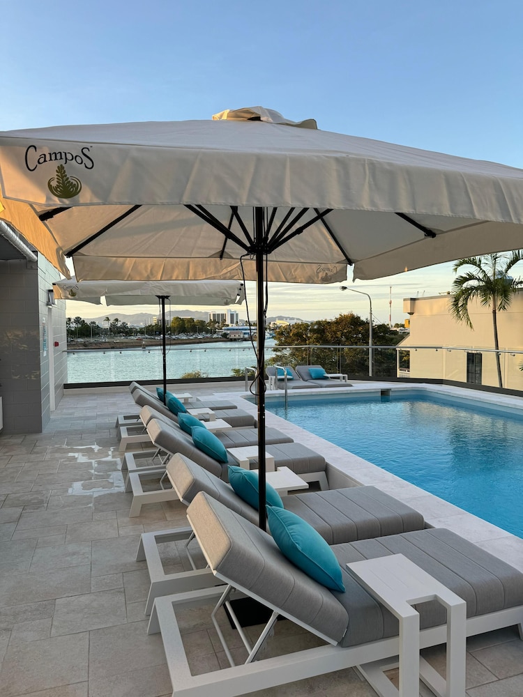 Belmoral Corporate Suites — 5-Star Luxury Hotel in South Townsville, Australia