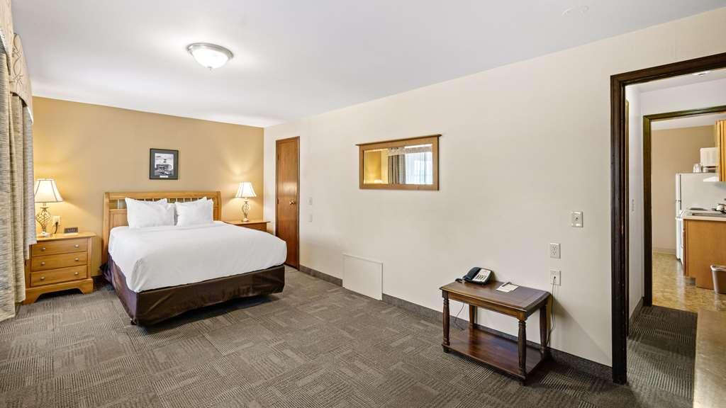 Clarion Hotel & Suites Fairbanks near Ft. Wainwright - photo 24