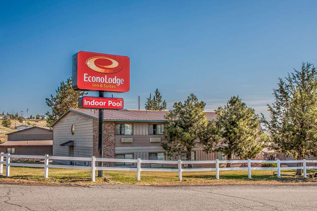 Econo Lodge Inn & Suites Madras - featured photo