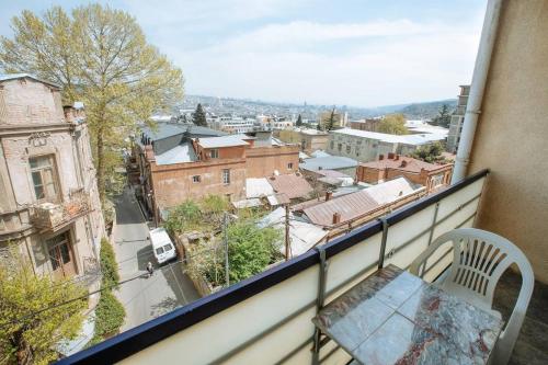 1BR apartment with balcony on Mtatsminda