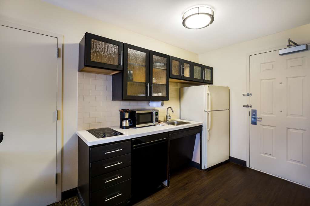 Sonesta Simply Suites St Louis Earth City - photo 20