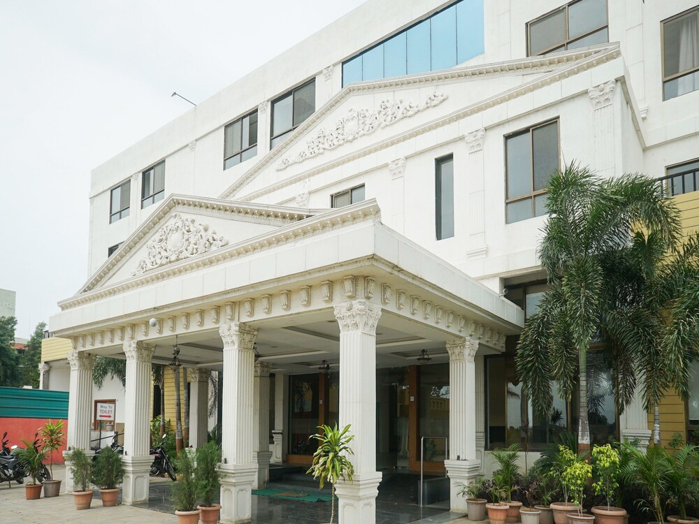 OYO 15845 Sanskruti Resort in Shirdi, India