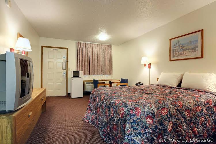 Americas Best Value Inn Tyler Winona - photo 6