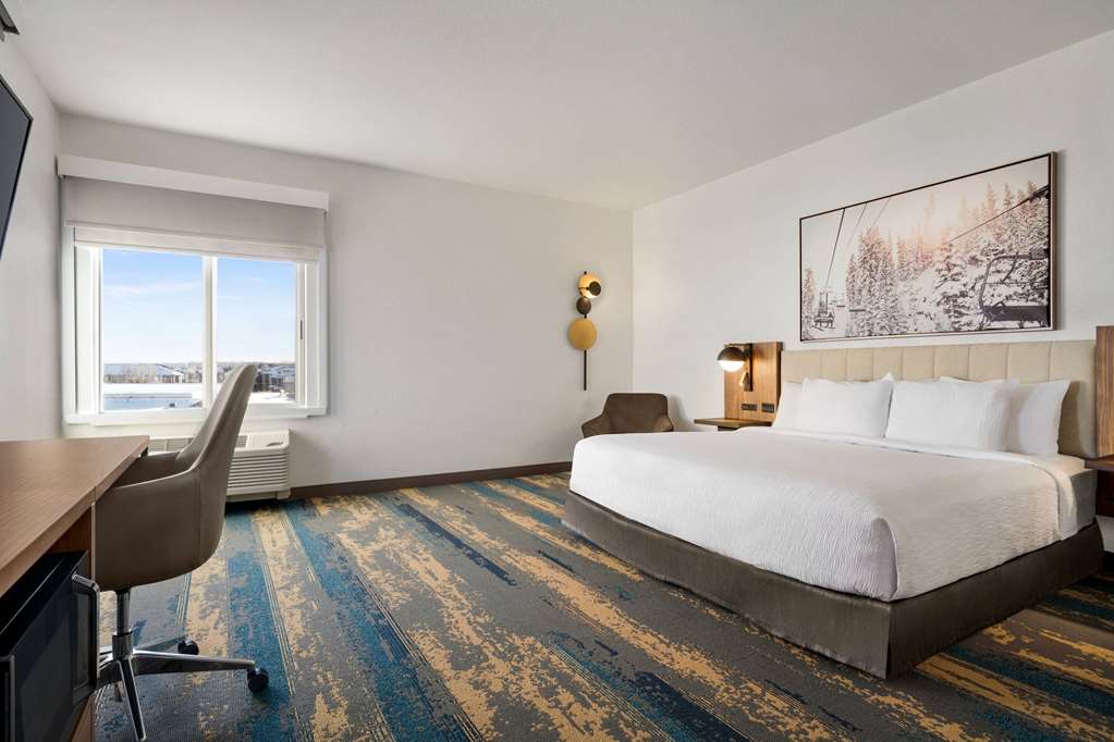 La Quinta Inn & Suites by Wyndham Denver Parker - photo 29