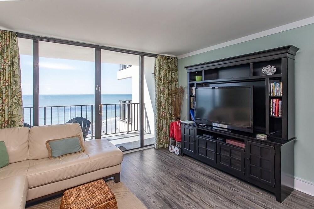 Royal Garden Resort 903 2 Bedroom Condo by RedAwning - photo 11