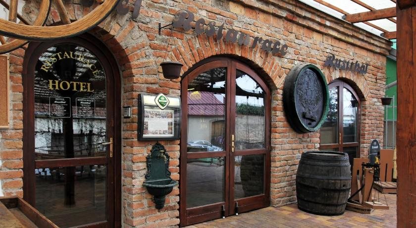 Hotel Rustikal Hustopeče U Mandloňových sadů in Hustopece, Czech Republic