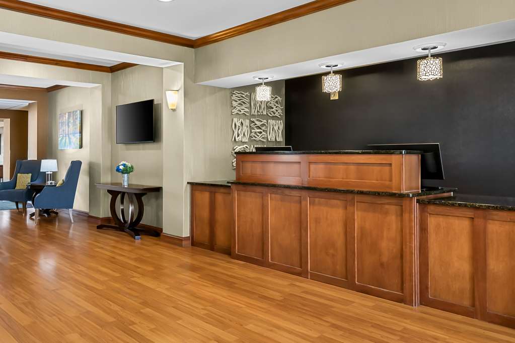 Best Western Legacy Inn & Suites Beloit South Beloit - photo 9