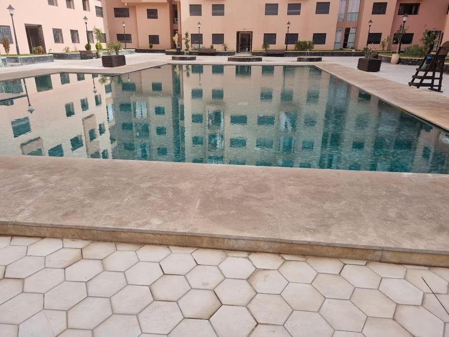 Appartement résidence Marrakech haut standing piscine — 4-Star Luxury Hotel in Marrakesh, Morocco