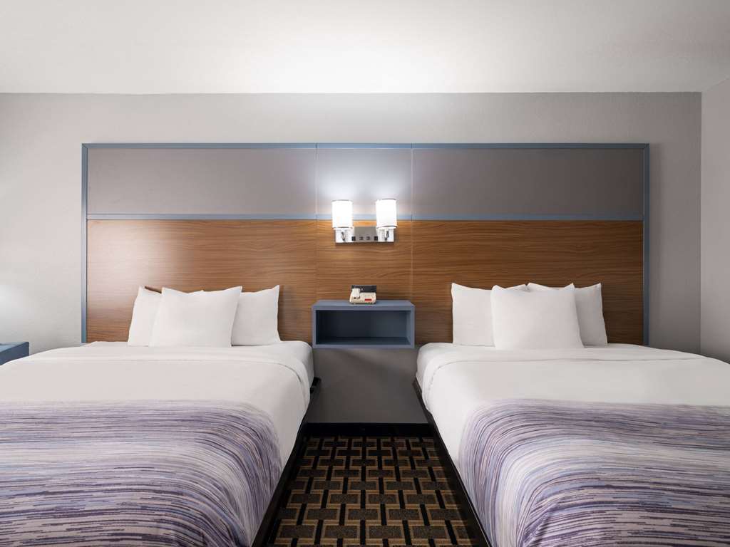 AmericInn by Wyndham Woodstock IL - photo 16