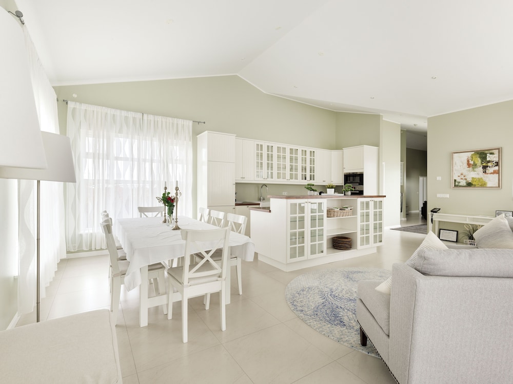 Saga Circle Villas