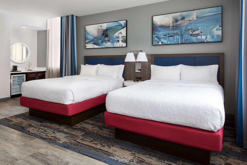 Hampton Inn & Suites Baltimore Inner Harbor - photo 12