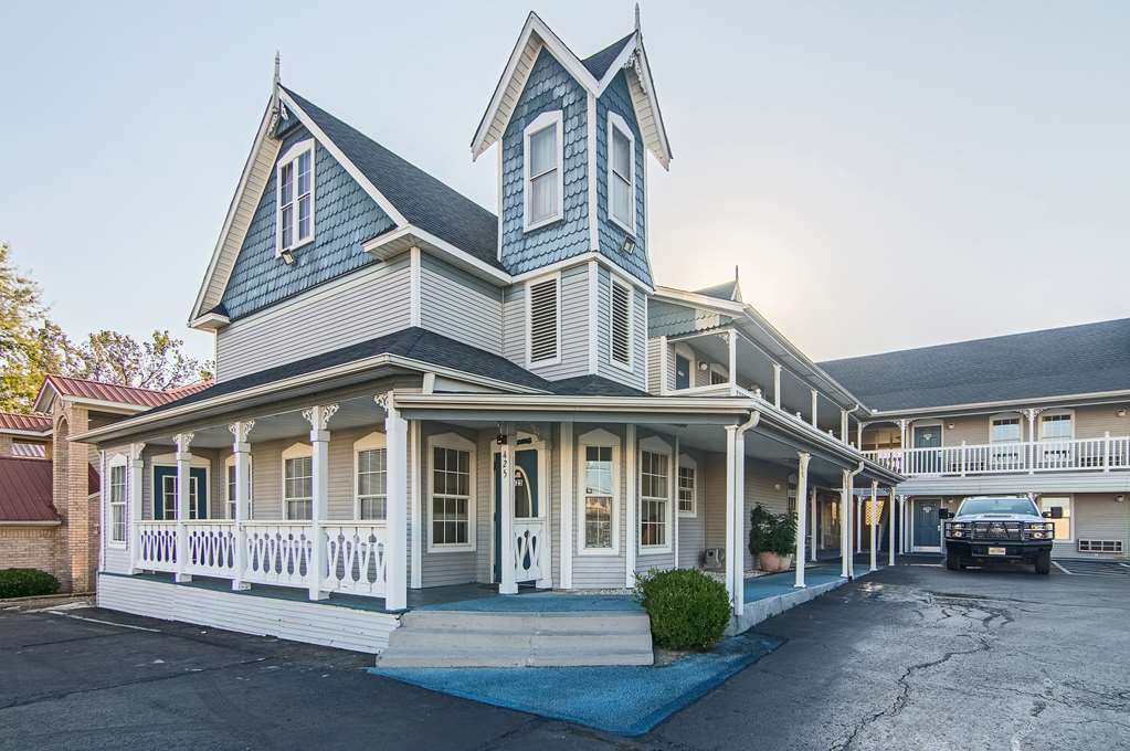 Motel 6 Paris TX - featured photo