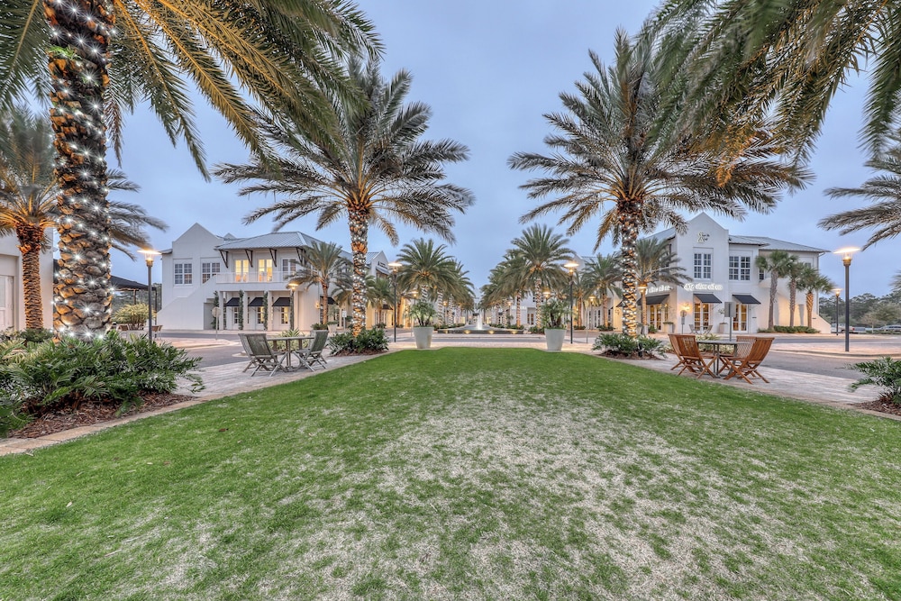Carillon Beach Inn - photo 38
