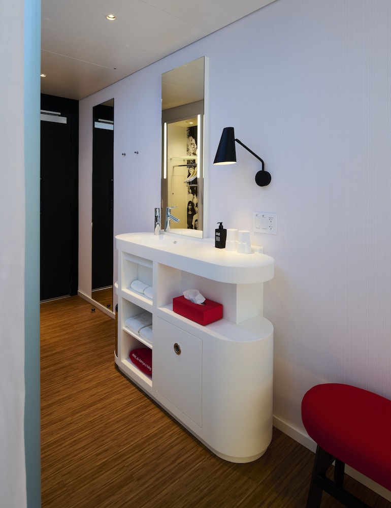 citizenM Austin Downtown - photo 13