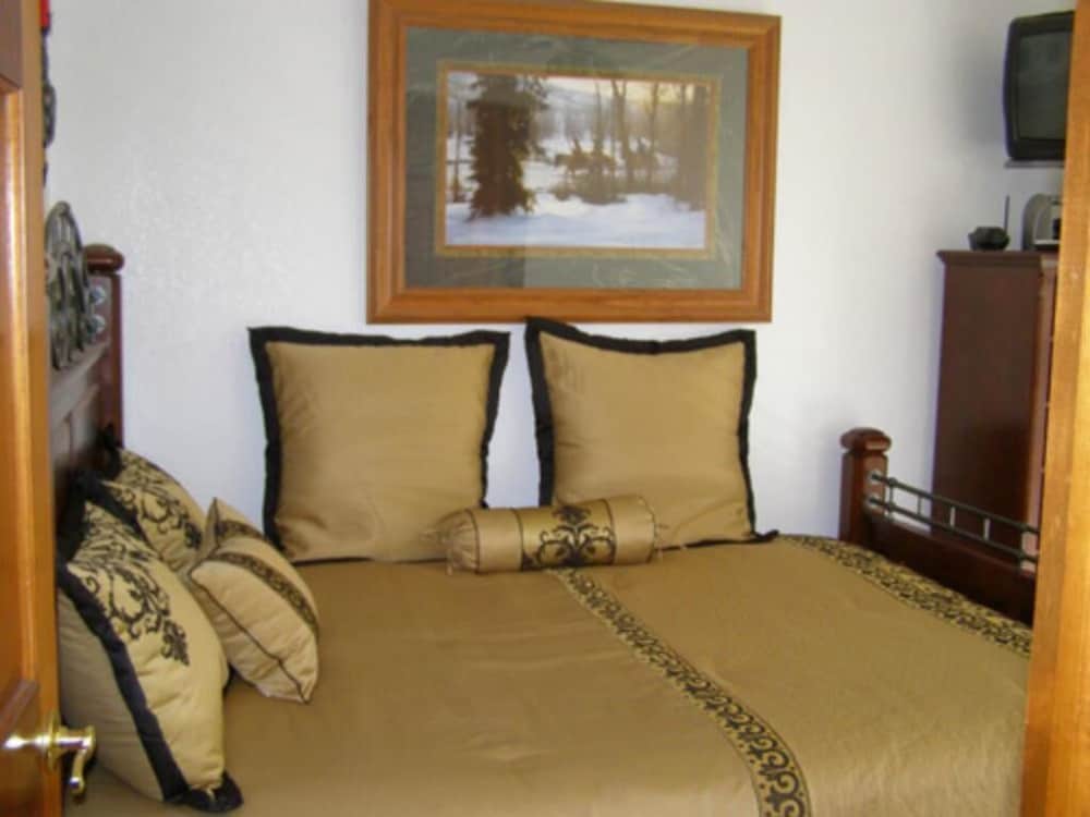 Tavares Inn - photo 20