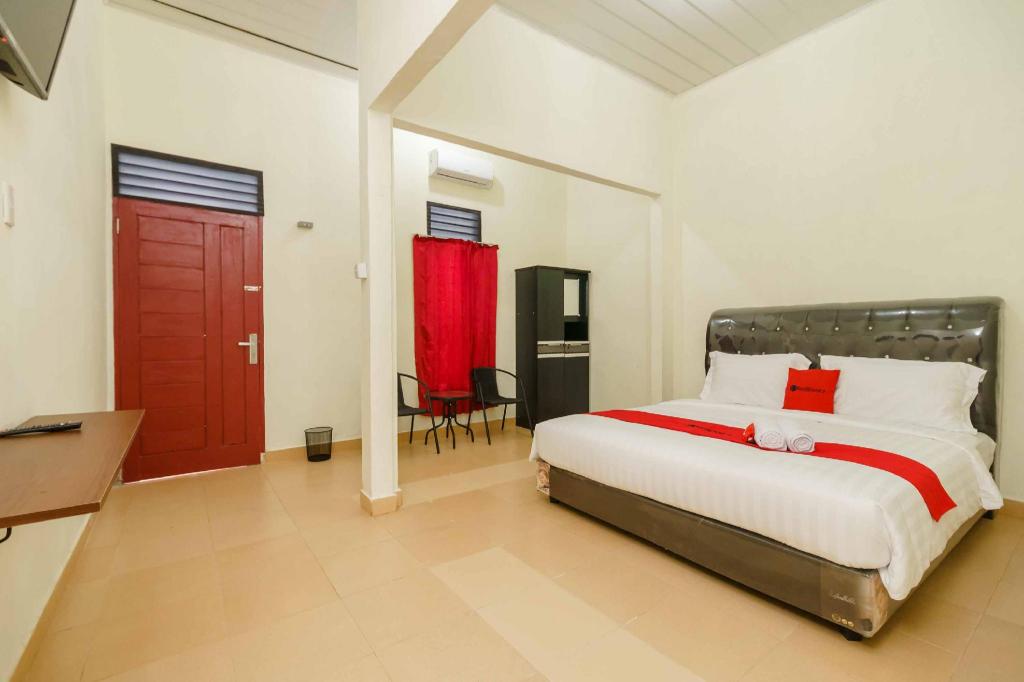 RedDoorz Plus @ Setiabudi Medan 4 — hotel in Sunggal
