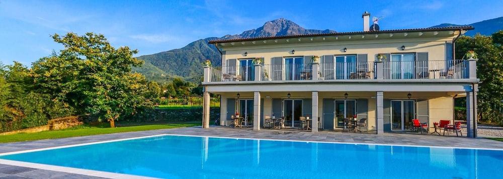 Foresteria Villa Margherita — 4-Star Luxury Hotel in Colico Piano, Italy