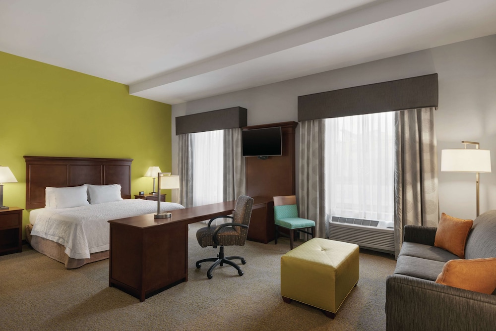 Hampton Inn & Suites Mishawaka South Bend at Heritage Square - photo 21