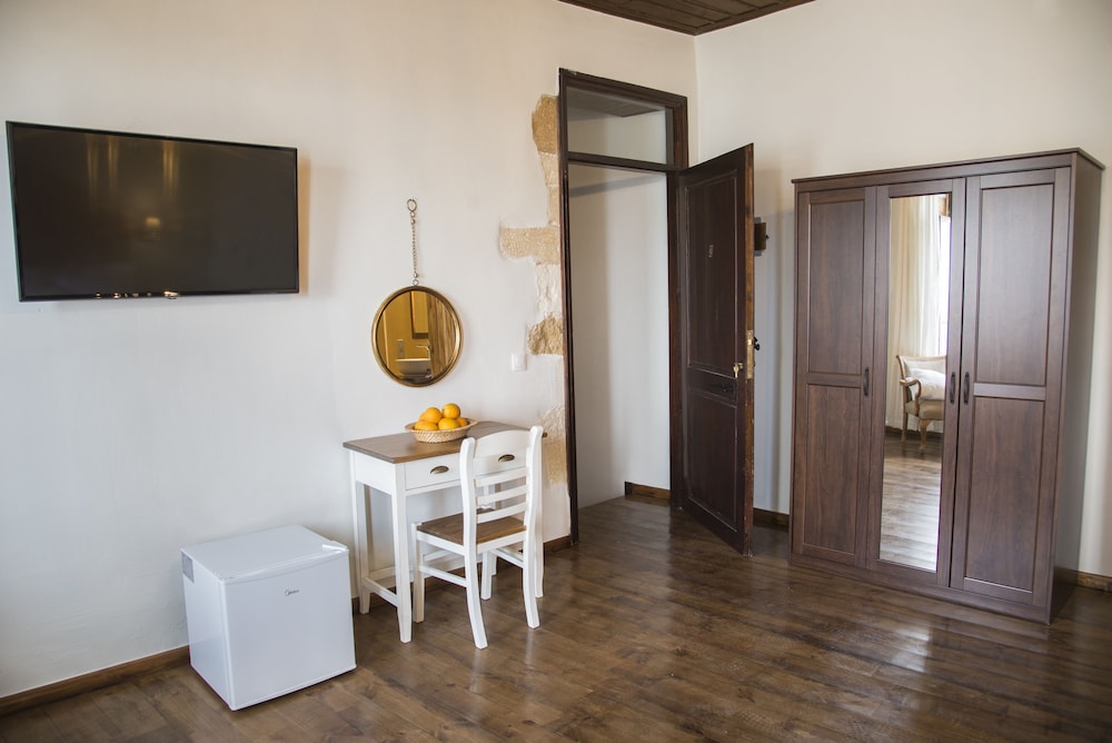 Captain Vasilis Hotel — Chania — photo 4