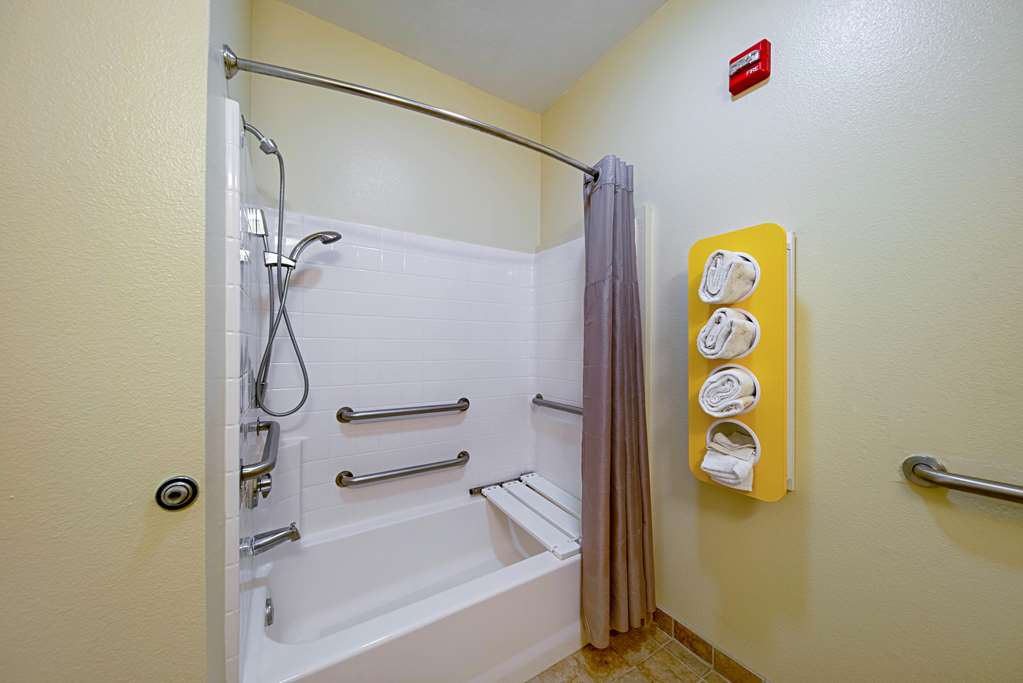 Motel 6 Rhome TX - photo 20