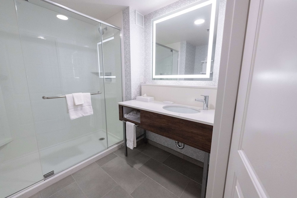 Hampton Inn Fremont - photo 22