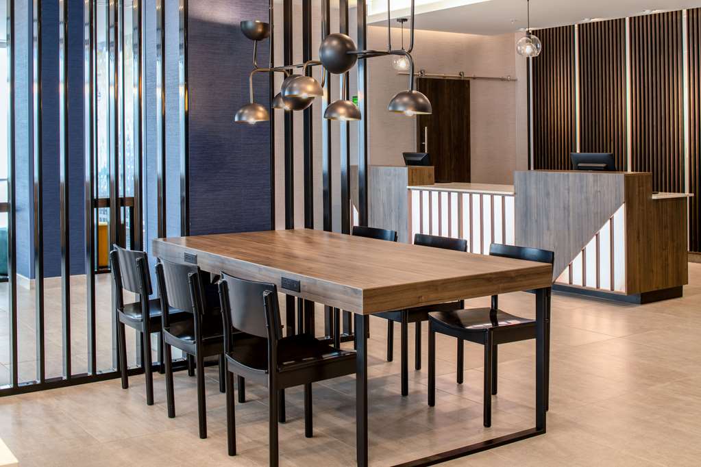 La Quinta Inn & Suites by Wyndham Spokane Downtown - photo 3