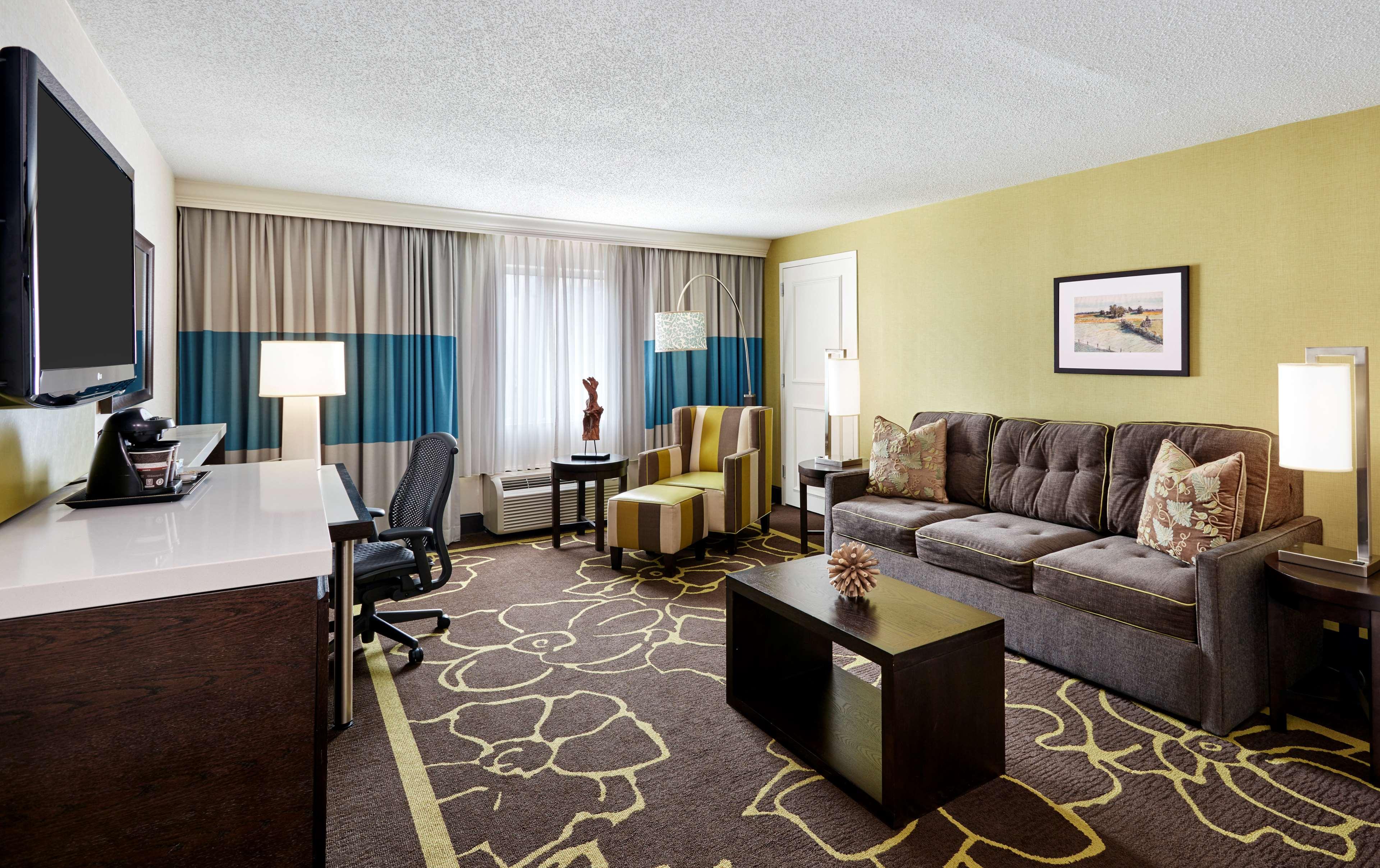 DoubleTree by Hilton Charlotte Gateway Village - photo 69