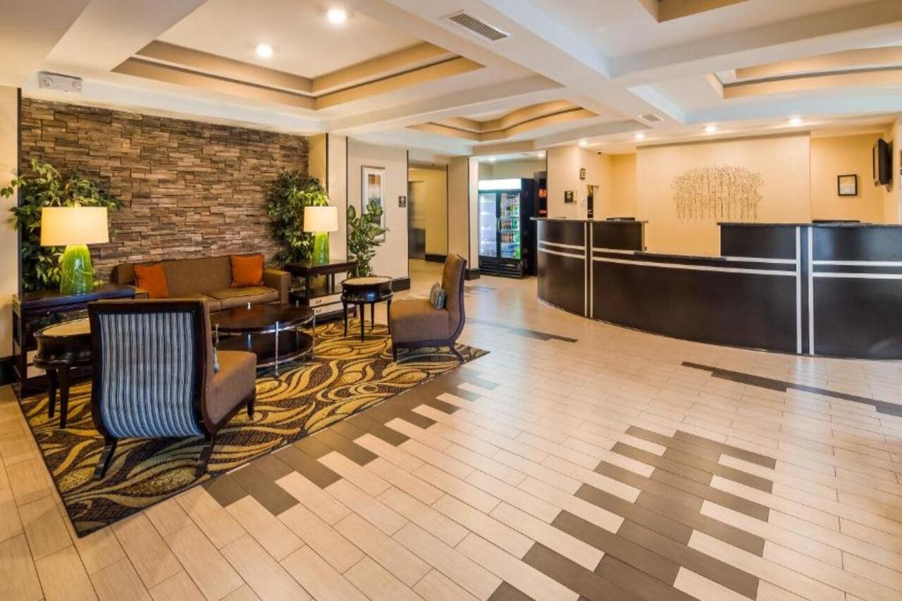 Holiday Inn & Suites Columbia NE Ft Jackson Area by IHG - photo 10
