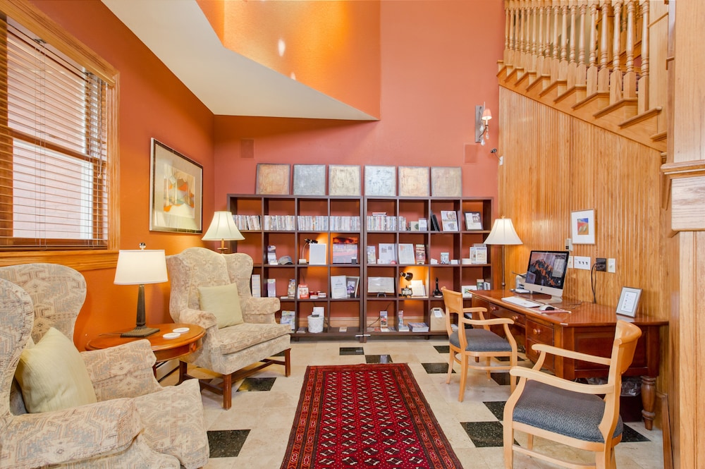 Bradley Boulder Inn - photo 18