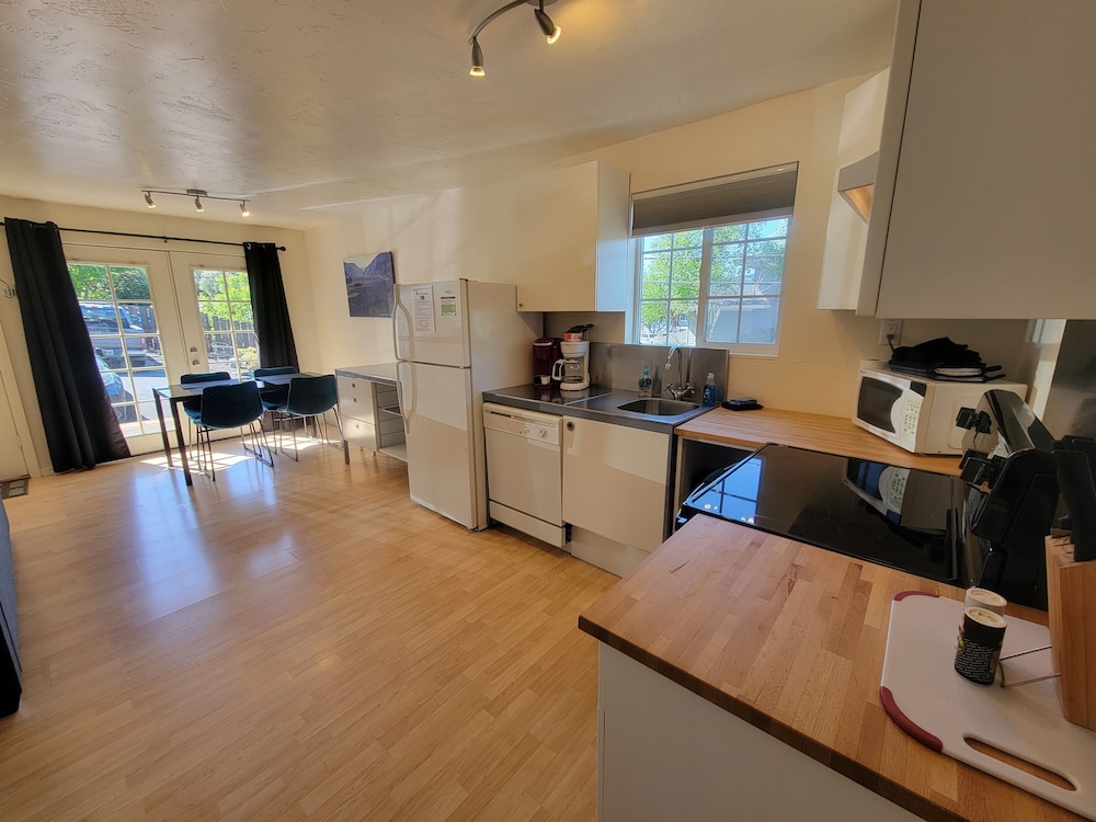 Hood River Suites Apartment Hotel - photo 17
