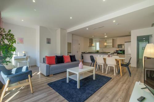 Modern Penthouse With Private Terrace — Valencia