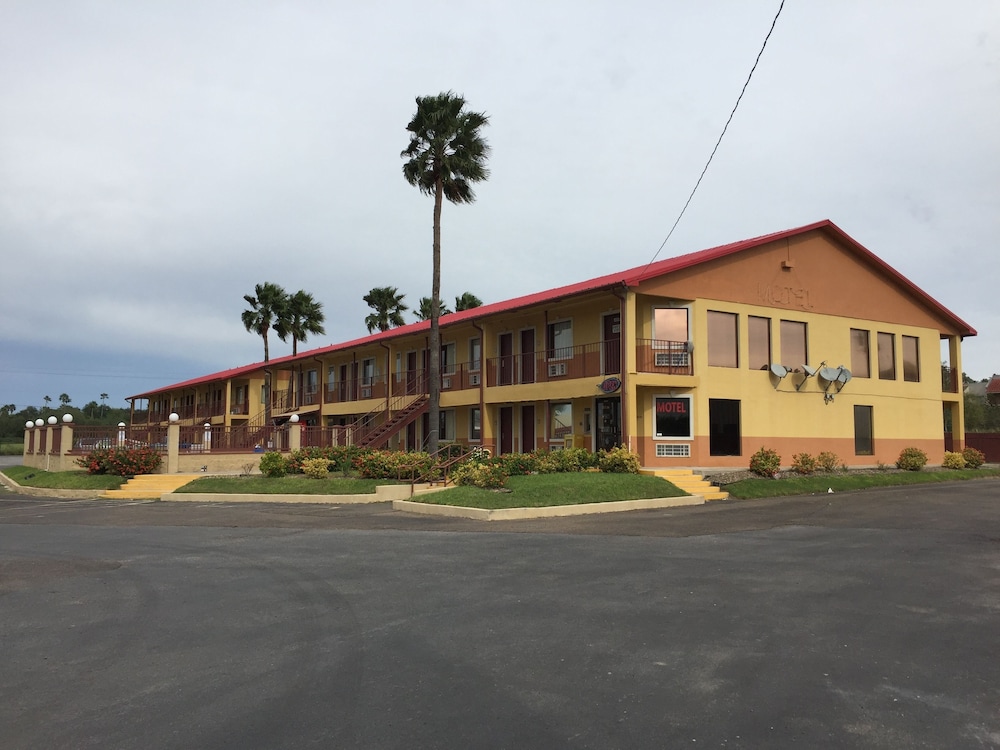 Deluxe Inn Airport — hotel in Mcallen