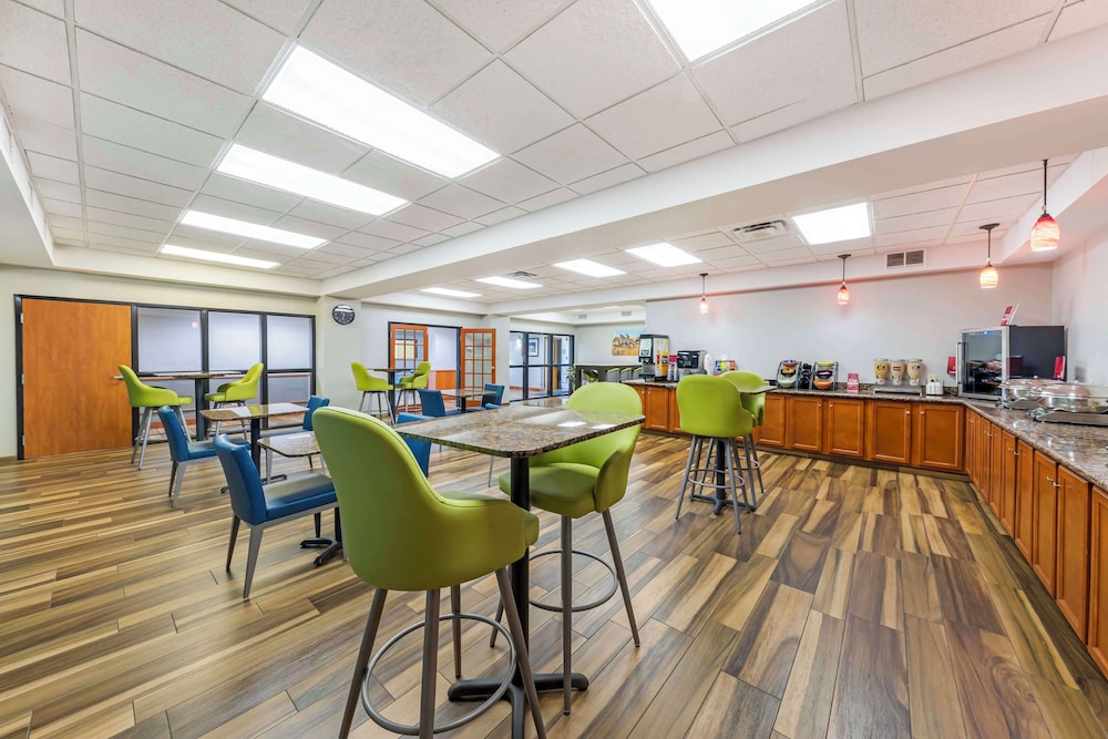 Best Western Plus Midwest City Inn & Suites - photo 27